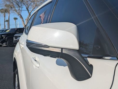 Used 2020 Toyota Highlander Platinum image 9