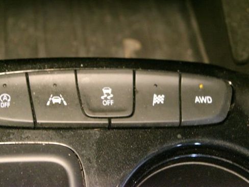 Used 2021 Chevrolet TrailBlazer LS AWD/4WD image 24