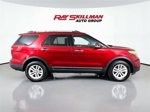 Used 2014 Ford Explorer XLT image 8
