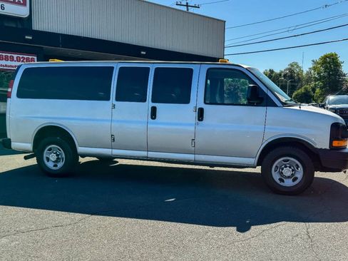 Used 2016 Chevrolet Express 3500 LS RWD image 3