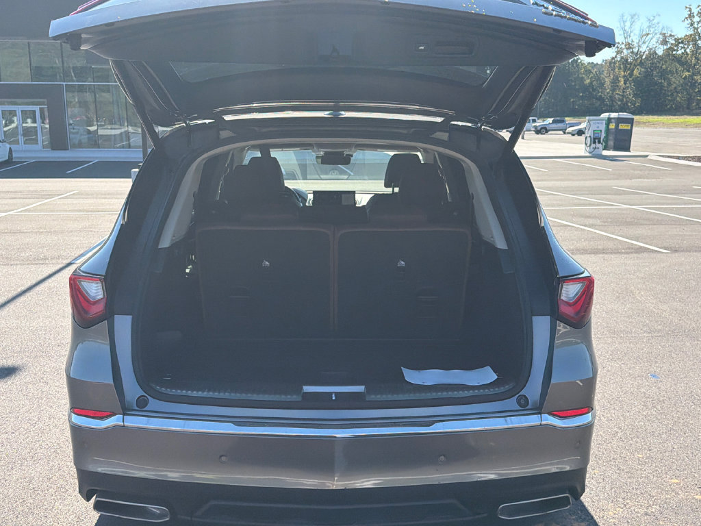 Used 2023 Acura MDX w/ Advance Package AWD/4WD image 17