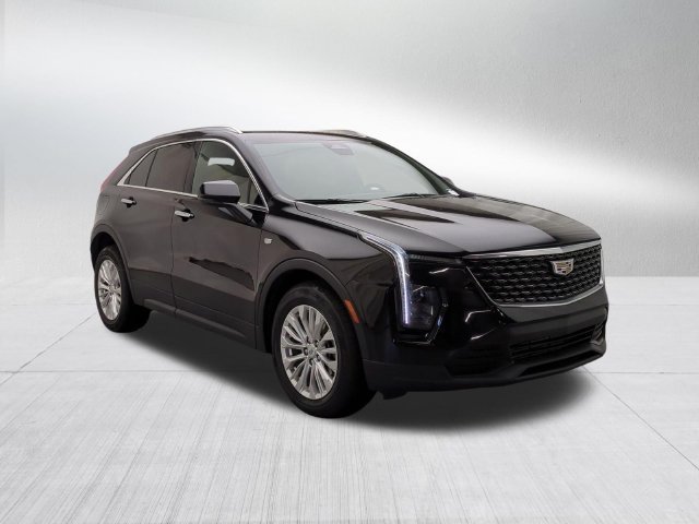 Used 2024 Cadillac XT4 Luxury w/ Cold Weather Package AWD/4WD image 3