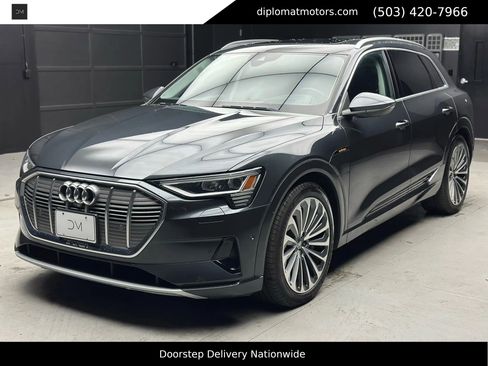 Used 2019 Audi e-tron Prestige w/ Prestige Package image 1