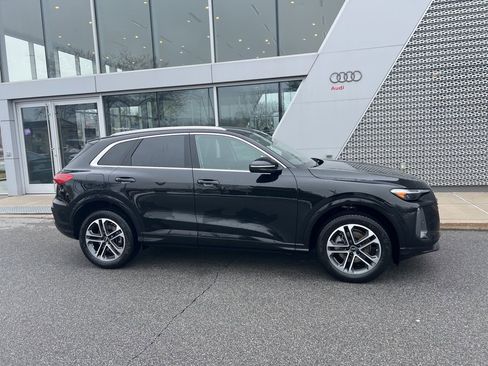 Used 2025 Audi Q5 Premium Plus w/ Premium Plus image 12