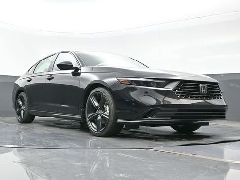 Used 2025 Honda Accord Sport image 27