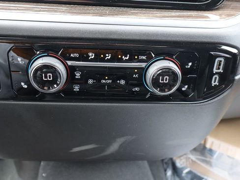 New 2026 Chevrolet Silverado 3500 LT AWD/4WD image 11