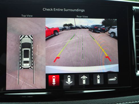 New 2025 Chrysler Pacifica Select w/ Uconnect Theater Family Group image 22