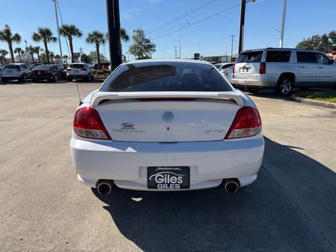 Used 2006 Hyundai Tiburon GT image 4