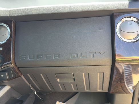 Used 2013 Ford F250 Platinum w/ FX4 Off Road Pkg AWD/4WD image 27