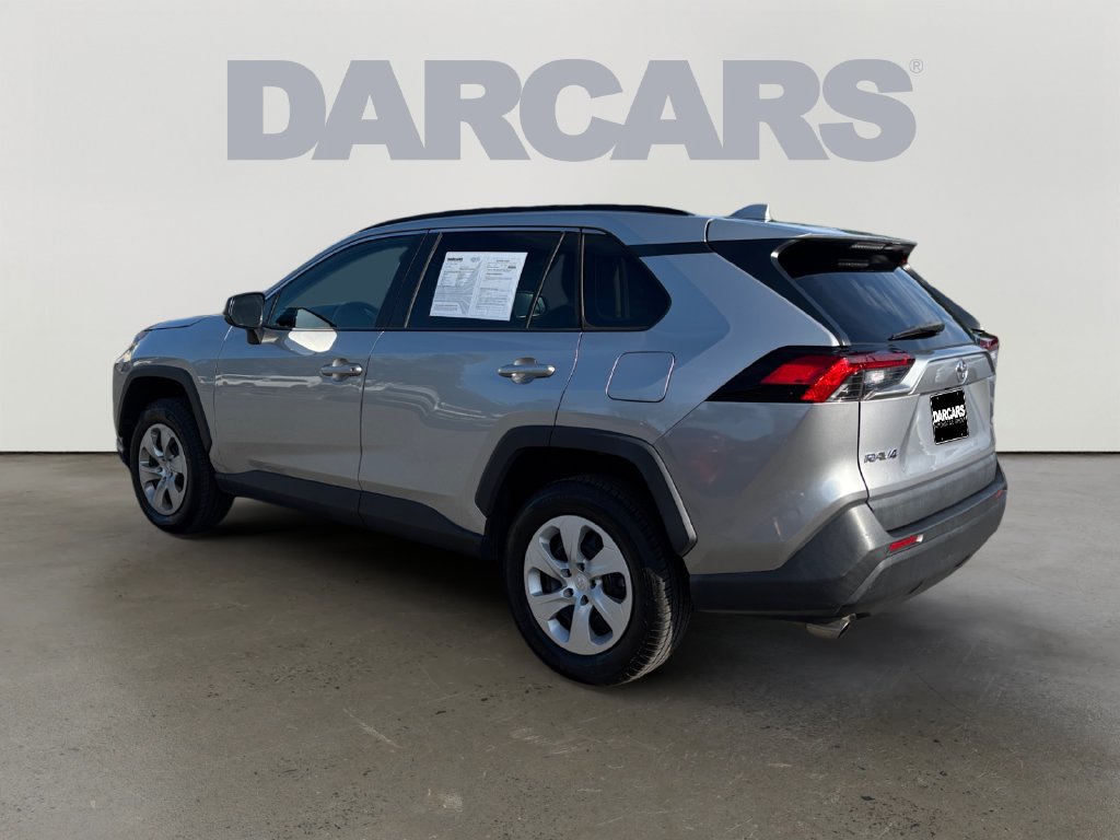 Used 2021 Toyota RAV4 LE FWD image 5