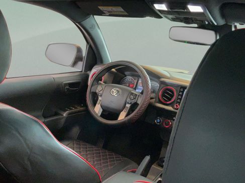 Used 2023 Toyota Tacoma TRD Off-Road AWD/4WD image 27