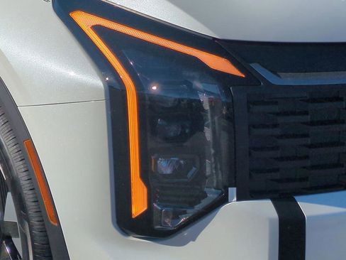 New 2026 Kia Sportage LX FWD image 10