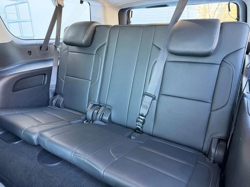Used 2018 Chevrolet Suburban LT image 39