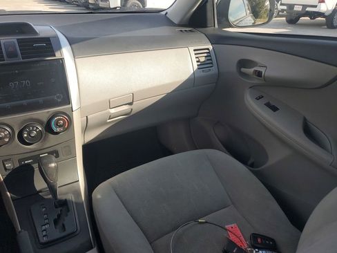Used 2013 Toyota Corolla L image 11