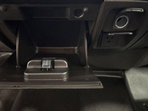 Used 2017 Chevrolet Silverado 1500 LTZ AWD/4WD image 22