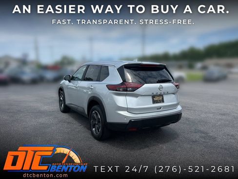 Used 2025 Nissan Rogue SV FWD image 5