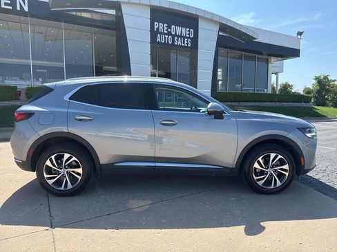 Used 2023 Buick Envision Essence image 2