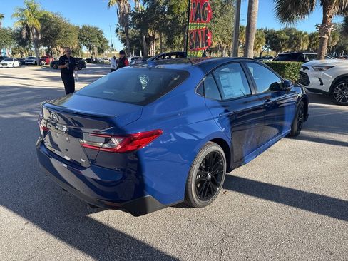 Used 2026 Toyota Camry SE image 7