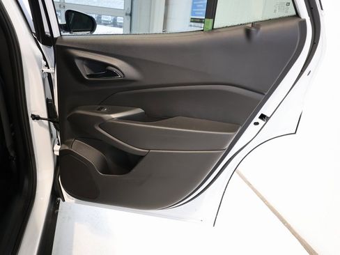 New 2026 Chevrolet Trax RS w/ Sunroof Package image 28