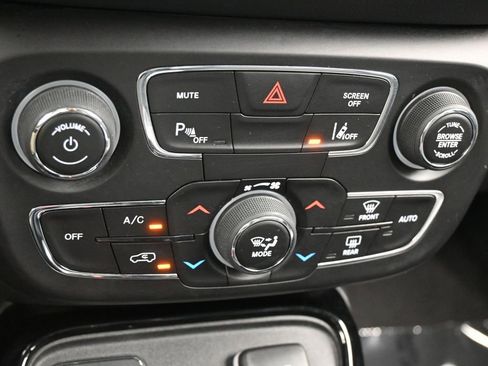 Used 2021 Jeep Compass Latitude image 18