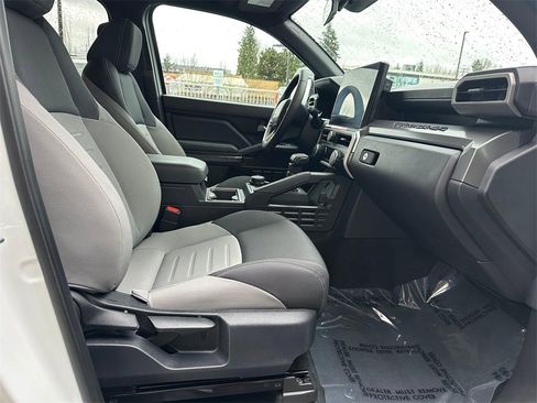 Used 2024 Toyota Tacoma TRD Off-Road image 10