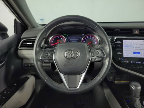 Used 2020 Toyota Camry XSE image 21