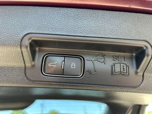 Used 2023 Ford Explorer XLT w/ Equipment Group 202A AWD/4WD image 15