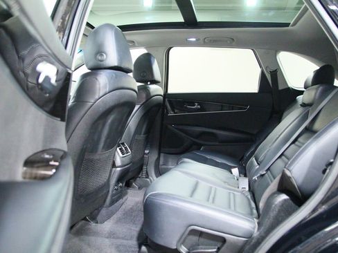 Used 2019 Kia Sorento EX AWD/4WD image 27