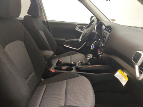Used 2025 Kia Soul LX w/ LX Technology Package image 21