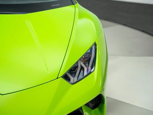 Used 2019 Lamborghini Huracan Performante AWD/4WD image 22