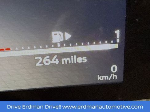 Certified 2025 Nissan Kicks SR image 31