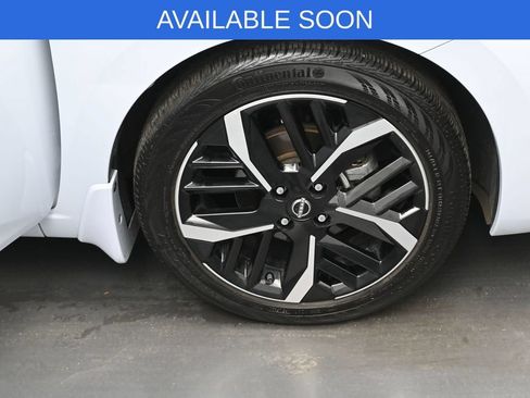 Used 2025 Nissan Versa SR w/ Trunk Package FWD image 34