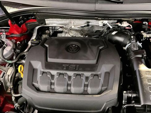 Used 2022 Volkswagen Tiguan SE w/ Panoramic Sunroof Package image 31