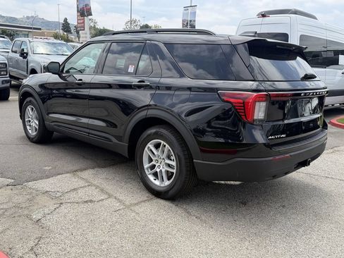 New 2026 Ford Explorer Active RWD image 4
