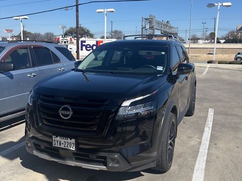 Used 2023 Nissan Pathfinder SL w/ SL Premium Package image 6