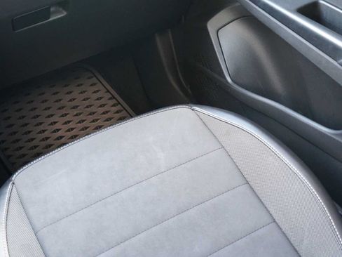 Used 2022 Volkswagen Taos SE FWD image 24