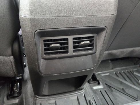 Used 2025 Chevrolet Colorado Trail Boss w/ Midnight Edition image 17