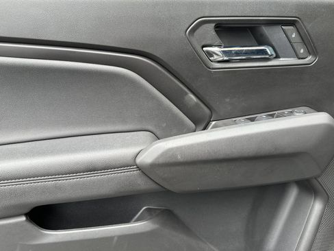 Used 2025 GMC Canyon Elevation RWD image 11