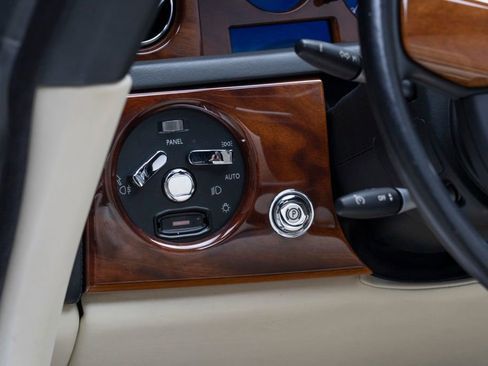 Used 2010 Rolls-Royce Phantom Drophead Coupe RWD image 20