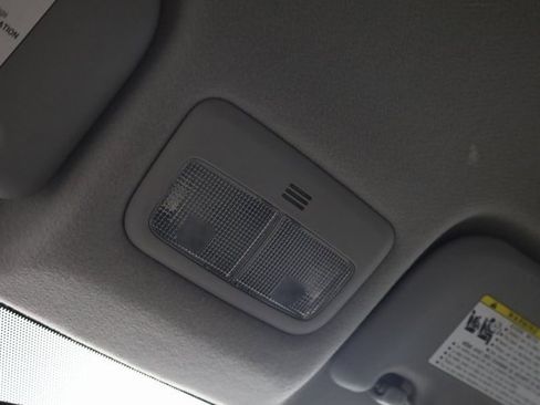 Used 2009 Toyota Yaris Sedan image 19