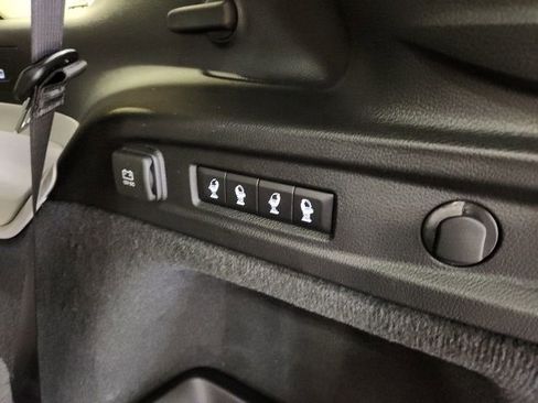 Used 2022 Jeep Grand Cherokee L Overland w/ Luxury Tech Group IV image 34