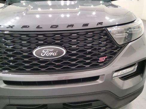 Used 2022 Ford Explorer ST image 10