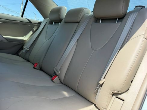Used 2011 Toyota Camry XLE w/ SE/XLE Extra-Value Pkg FWD image 13