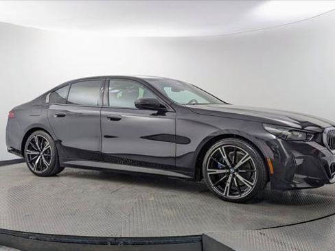Used 2024 BMW 530i w/ M Sport Package RWD image 11