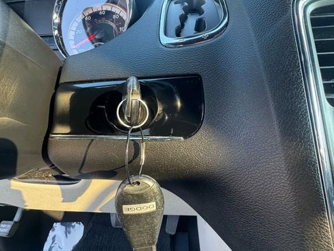 Used 2019 Dodge Grand Caravan SXT FWD image 13