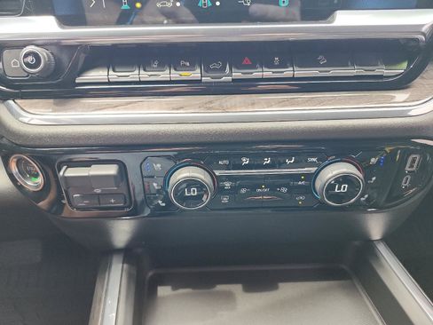 Used 2025 Chevrolet Silverado 2500 LTZ w/ Trail Boss Package AWD/4WD image 20