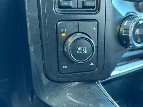 Used 2021 Ford F150 Lariat w/ Equipment Group 502A High image 11