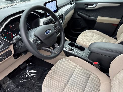 Certified 2020 Ford Escape SE image 10