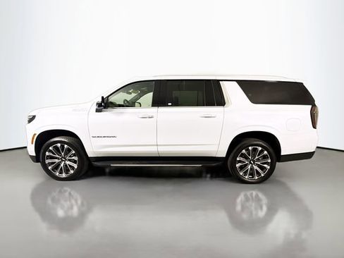 Used 2026 Chevrolet Suburban High Country w/ Sun And Tow Package AWD/4WD image 6