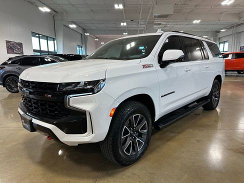 Used 2024 Chevrolet Suburban Z71 w/ Z71 Off-Road Package image 3